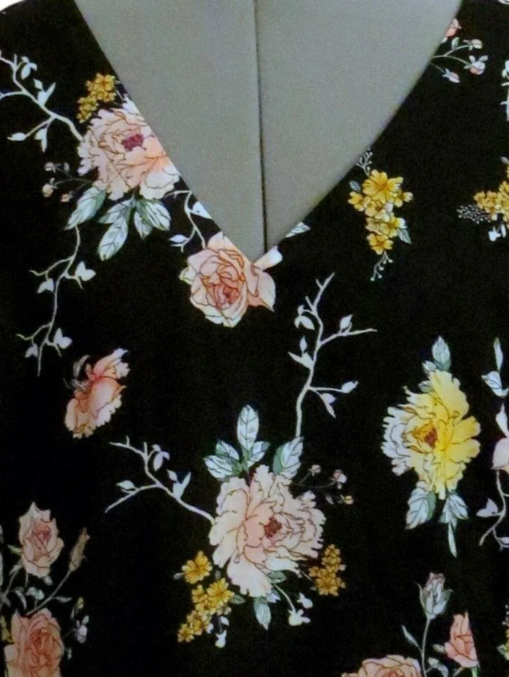 Maurices Black Floral Print Bar Back V Neck Sleeveless Tank Top Size Large New